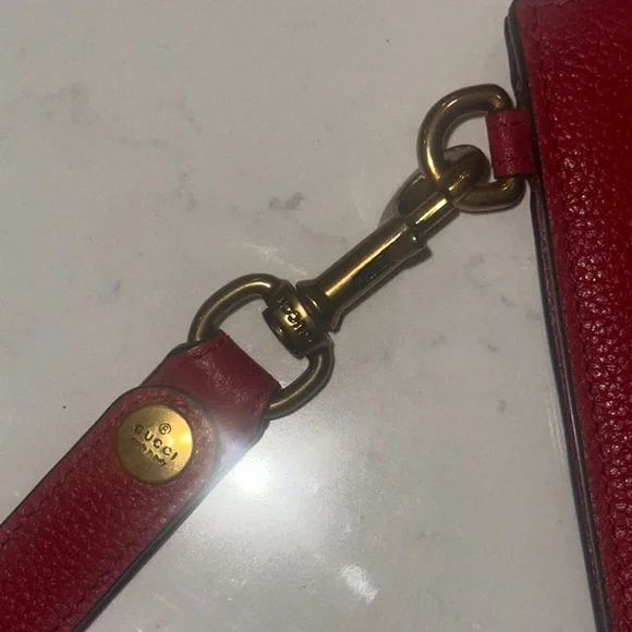 Gucci Red Pebbled Calfskin Leather Clutch / Pouch with GG Logo & gold hardware - Picture 7 of 12